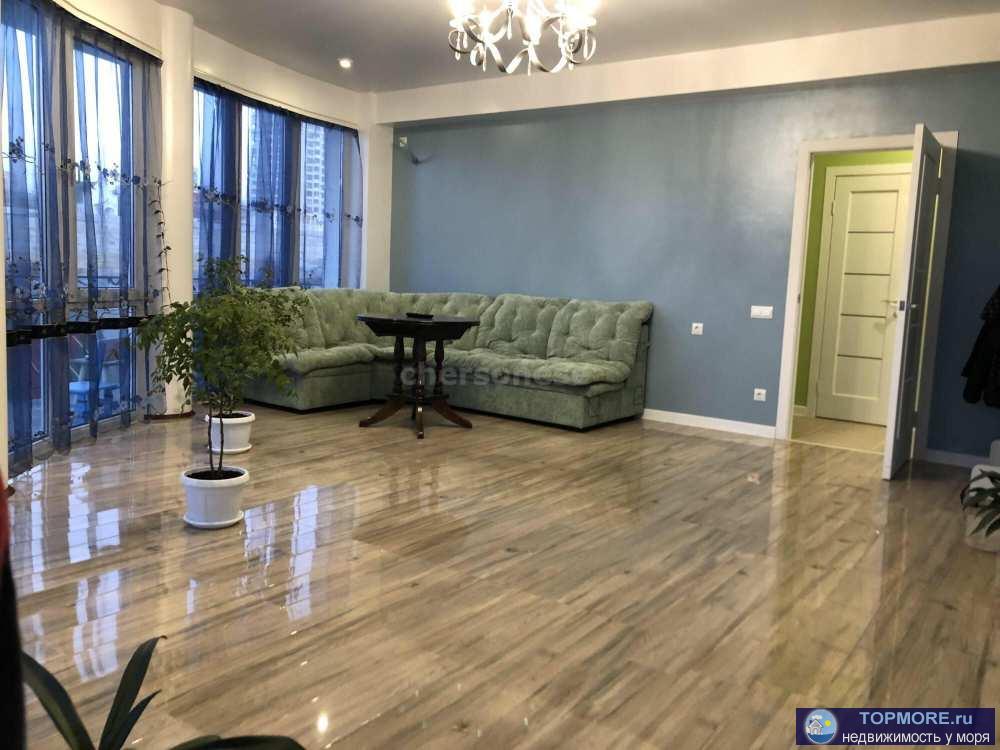  Продаётся шикарная двухкомнатная квартира в центре города с дизайнерским ремонтом   Квартира: Коридор 6,5 в.м.,... - 1