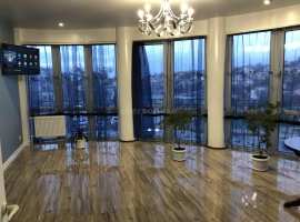  Продаётся шикарная двухкомнатная квартира в центре города с...