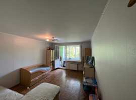  Продается двухкомнатная квартира ( чешка) с удачной планировкой....