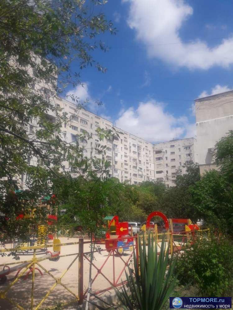 В Ленинском районе продается комната с лоджией в 2 - х комнатной квартире.  Важно: предложения по стоимости...