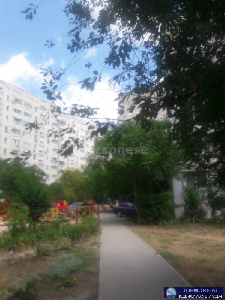 В Ленинском районе продается комната с лоджией в 2 - х комнатной квартире.  Важно: предложения по стоимости... - 1