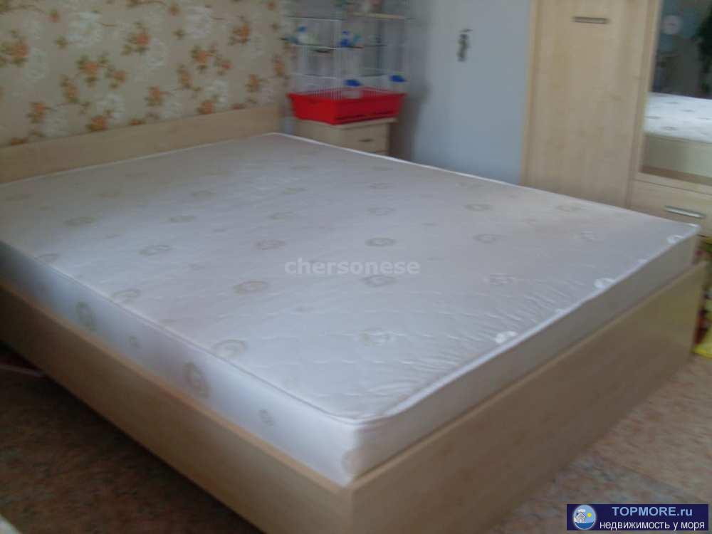 В Ленинском районе продается комната с лоджией в 2 - х комнатной квартире.  Важно: предложения по стоимости... - 2