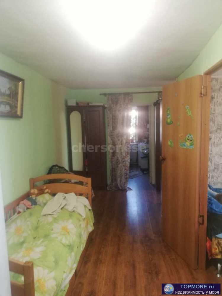 Предлагается к продаже трехкомнатная квартира 61 кв.м. на 2 этаже двухэтажного дома село Табачное  До остановки в...