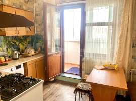 Продам просторную 1 комнатную квартиру 
площадью 35,6 кв.м., 3 этаж...