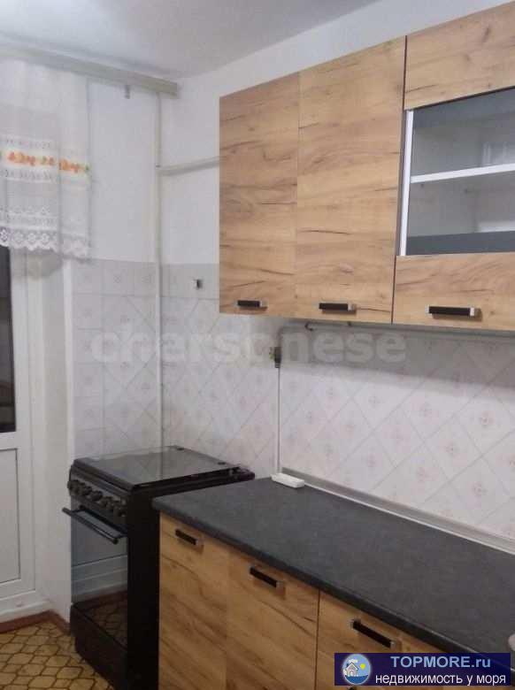 Предлагается в аренду просторная двухкомнатная квартира в отличном районе. Сдается на длительный срок.  В квартире...