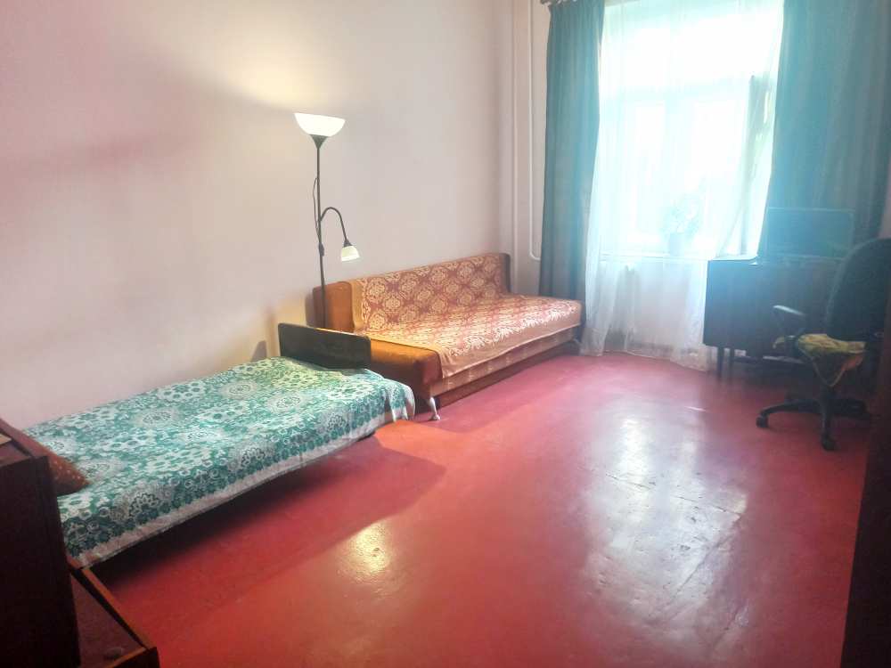 Продам комнату 20 метров с отдельным кадастровым, Херсонский сертификат подходит в том числе.    Расположена На ул.... - 2