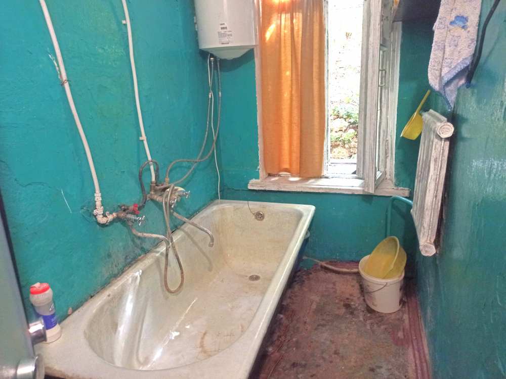 Продам комнату 20 метров с отдельным кадастровым, Херсонский сертификат подходит в том числе.    Расположена На ул.... - 5