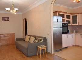 Сдаётся в длительную аренду (минимум 11 месяце) трёхкомнатная...