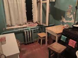 В продаже квартира в двухэтажном доме сталинской постройки....