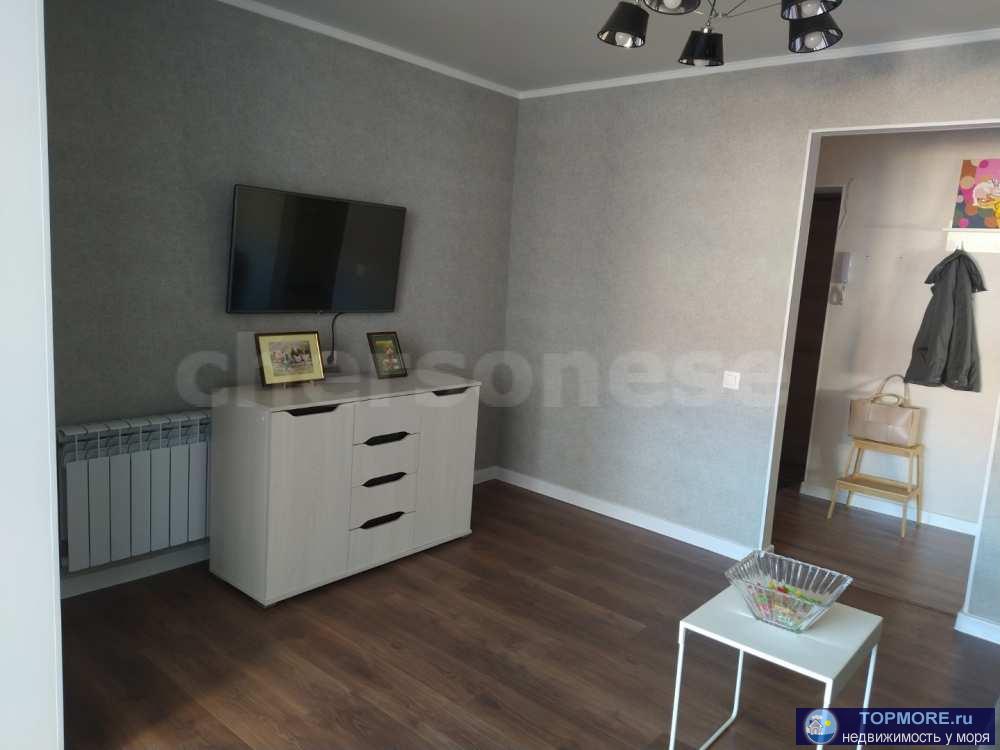 Продаётся двухкомнатная квартира с новым, качественным ремонтом в центре города.  Квартира очень тёплая, находится в... - 1