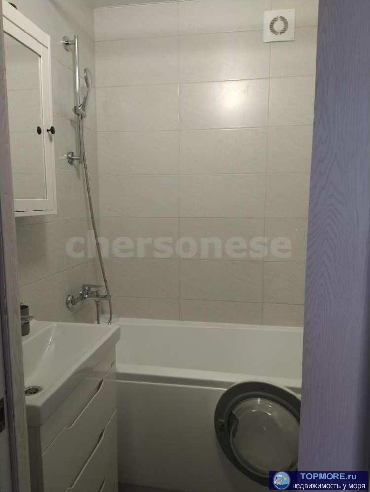 Продаётся двухкомнатная квартира с новым, качественным ремонтом в центре города.  Квартира очень тёплая, находится в... - 2