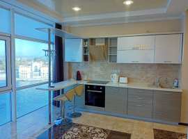 Пpедлaгаем в арeнду видовые апаpтамeнты клаcса люкc у моpя, oбщей...