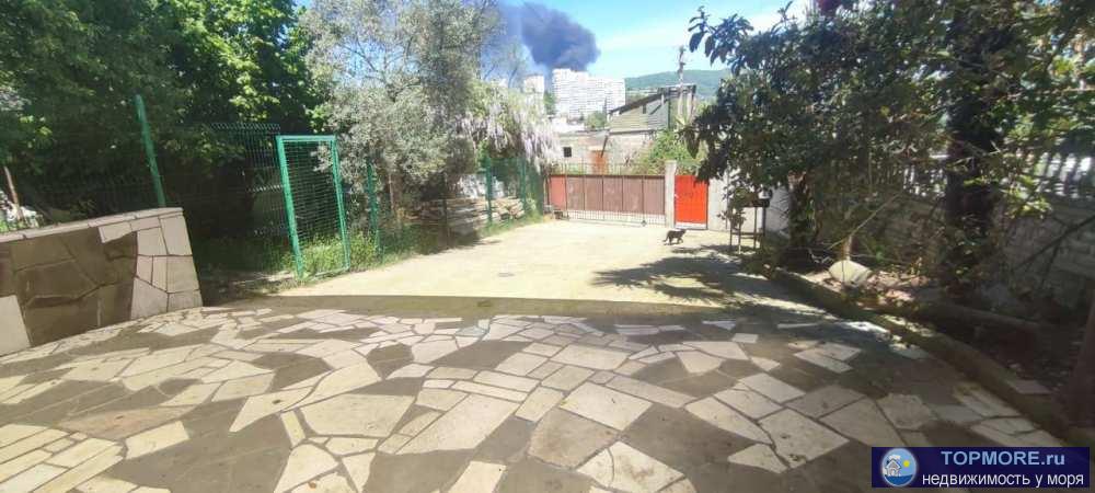 Лот № 142702. Продаю долю в доме.  Своя территория, парковка. - 1