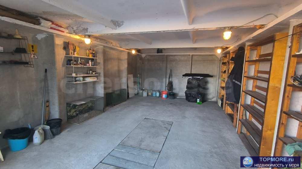 Предлагается к продаже просторный гараж с подвалом, расположенный в гаражном кооперативе "Лебедь" в жилом...