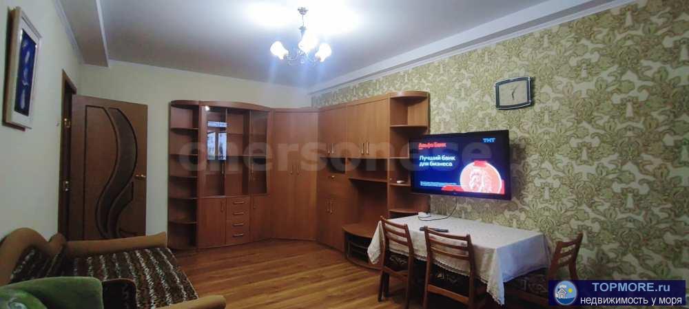 Очень приятная квартира, состояние отличное!   Интернет 100 Мбит/с.  Уютная лоджия, светлая и оборудованная кухня....