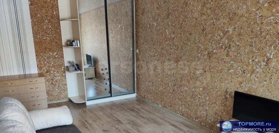 Продается уютная, чистая однокомнатная квартира в самом востребованном районе.  Общая площадь 32 кв м. Кухня 7.4 кв...