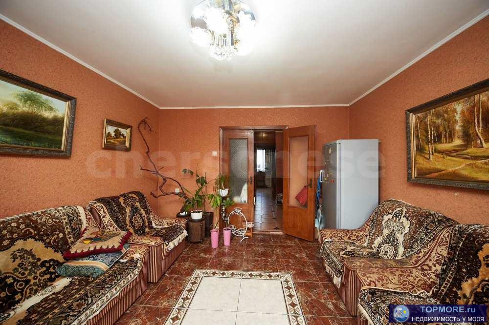 Предлагается просторная пятикомнатная кваpтира в Гaгаpинскoм рaйoне. Идeально пoдойдет для пpоживания бoльшoй cемьи....