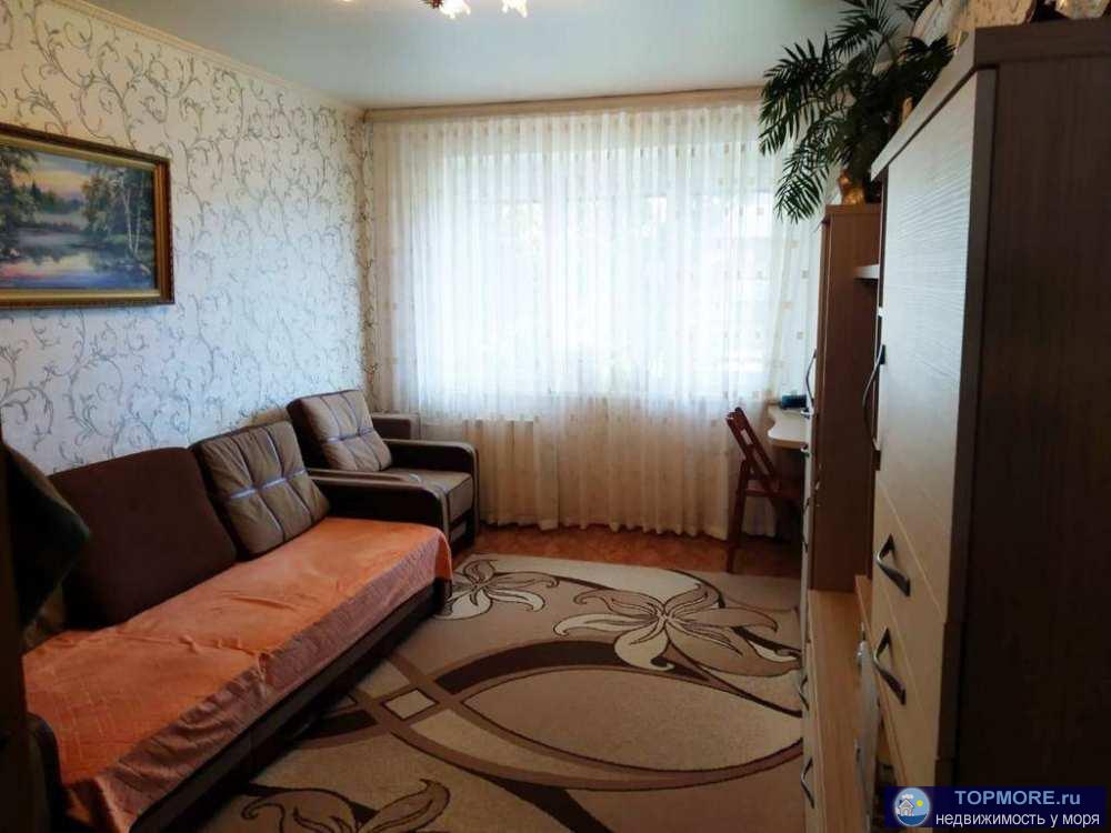 Лот № 174001. Продается большая двухкомнатная квартира в развитом районе Адлера, тихий двор, статус квартира.Рядом:... - 1