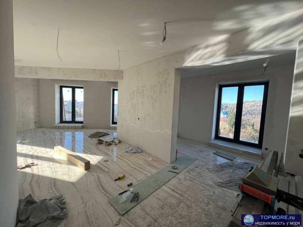 Лот № 174328. Продается уникальная квартира с площадью 133 квадратных метра, а также огромной 70-квадратной метровой... - 1