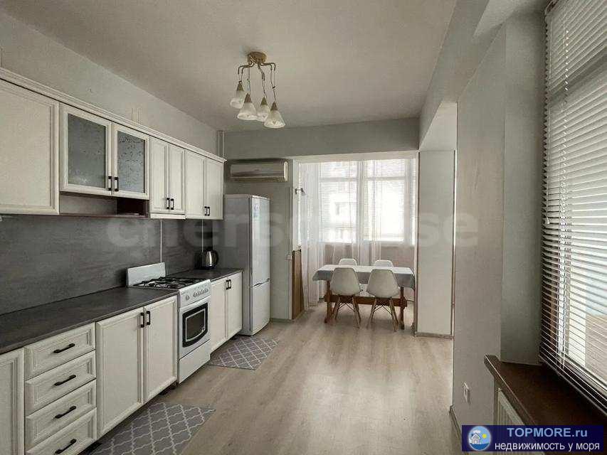 Продается просторная 2-х комнатная квартира площадью 105 м²  хороший дом, в Ялте известен как «Дом со львами».... - 1