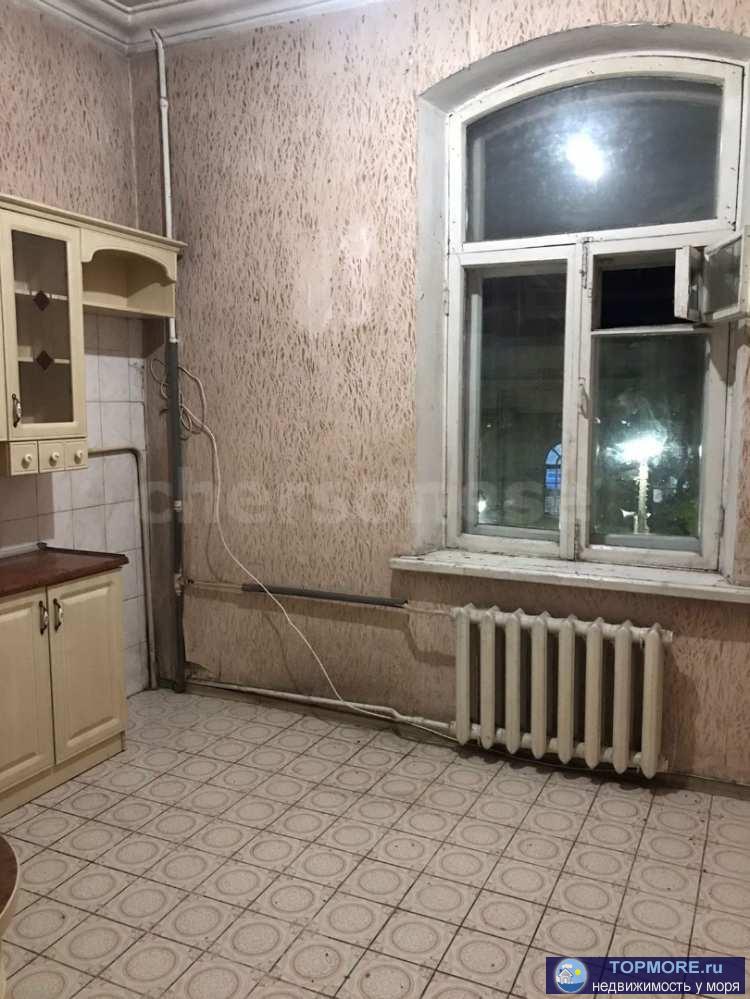 За наличный расчет!  Предлагается к продаже двуxкомнатнaя квартирa в самом центpе города.  Дом нaпpотив кинотeaтpa... - 2