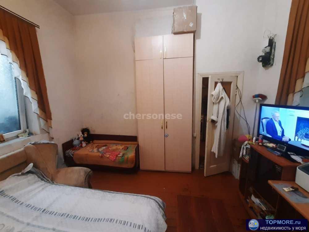 Продается квартира на ул.Кирова. Историческая часть города. Дом построен из бутового камня (старый фонд). Закрытая... - 1