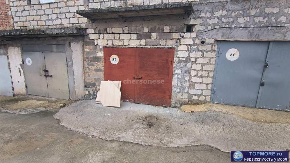 В продаже гараж в ГК Элеватор. Недалеко от въезда в корпоратив. Общая площадь 20 кв.м. Сухой, иметься электросчетчик...