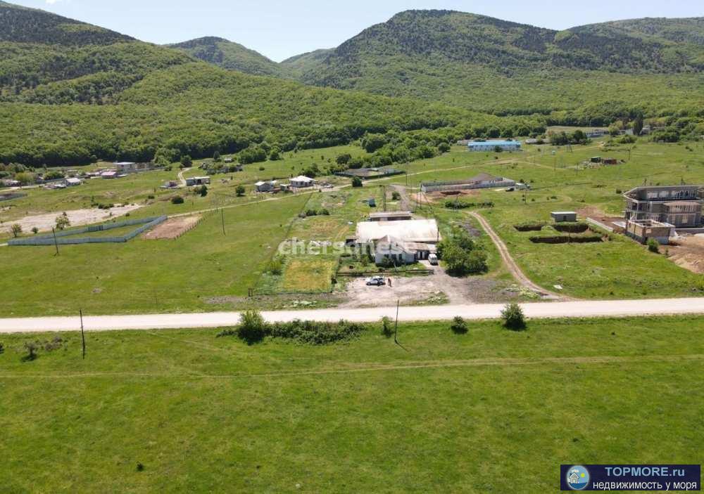 Продается видовой участок окруженный горами  12,5  сот ИЖС на первой линии в Байдарской долине. Рядом большое...