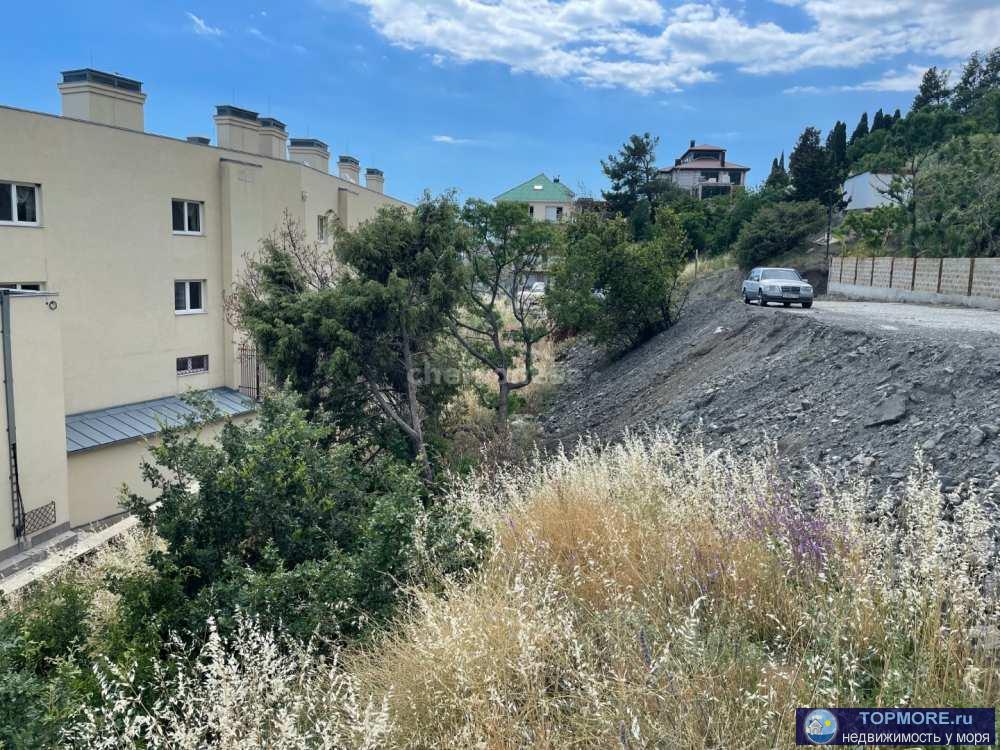 Продажа участка ИЖС 6 сот. в пгт. Парковое (Симеиз).  Участок нестандартной формы, с двух сторон ровная граница....