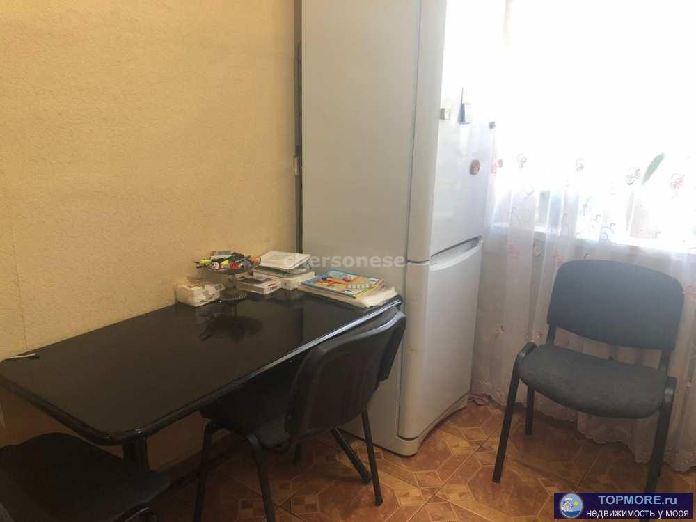 Предлагается к продаже большая двухкомнатная квартира Сталинского типа в тихом центре Севастополя.  Коммуникации... - 1