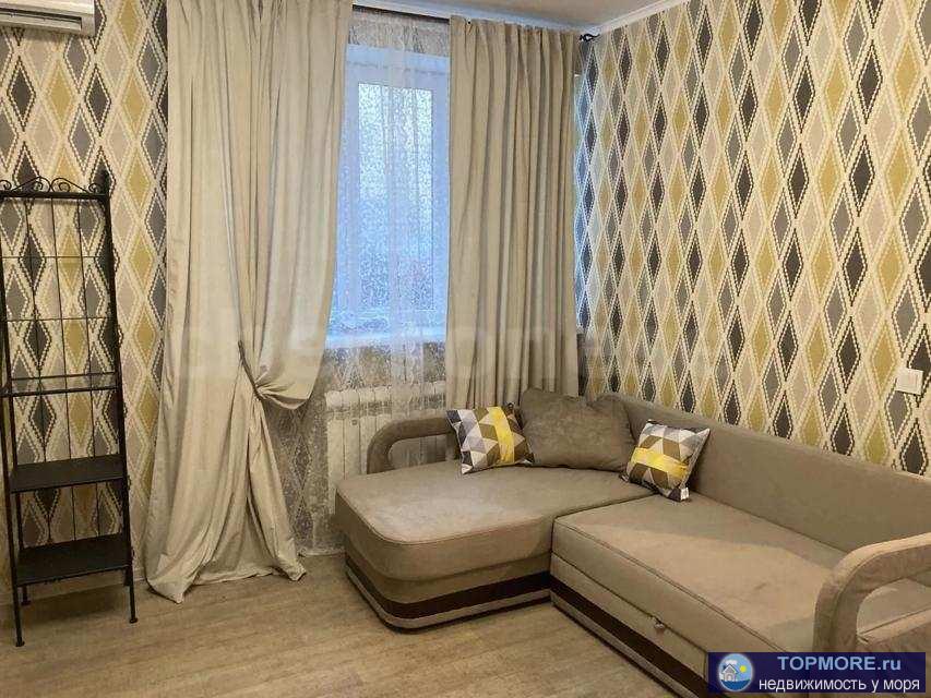 Лот № 73828  Предлагается к продаже уютная теплая квартира в поселке городского типа Гаспра.  Дом расположен в 5...