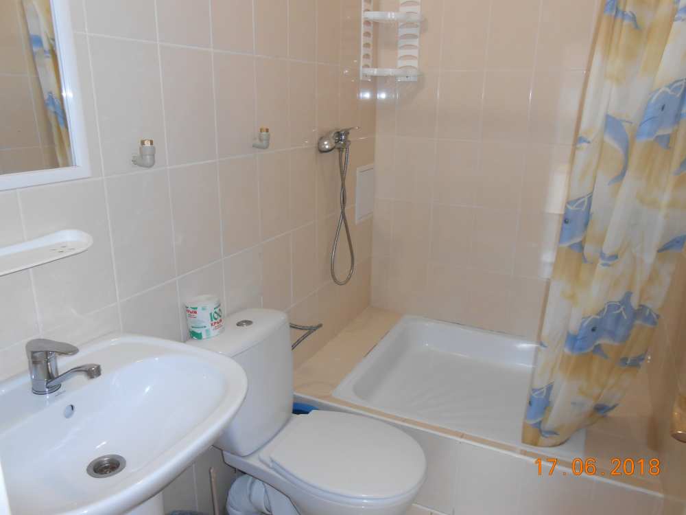 Гостевой дом «Вирола» находится в восточной части города, со стороны загородного пляжа Меганом, в 15 минутах ходьбы... - 9