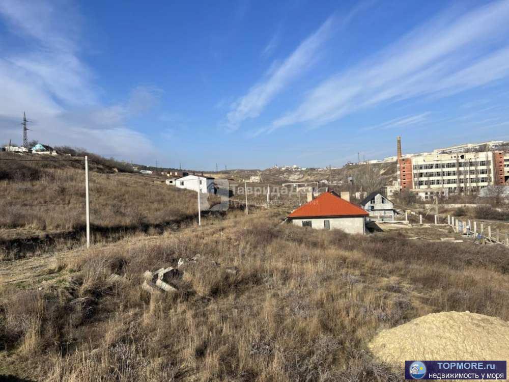 Продам земельный участок 10 соток, ИЖС, ул.  Щебетовская 93, Феодосия. Участок прямоугольной формы, с небольшим...