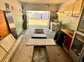 Лот № 73900

Продается капитальный гараж в  ГСК Гавань, улица...