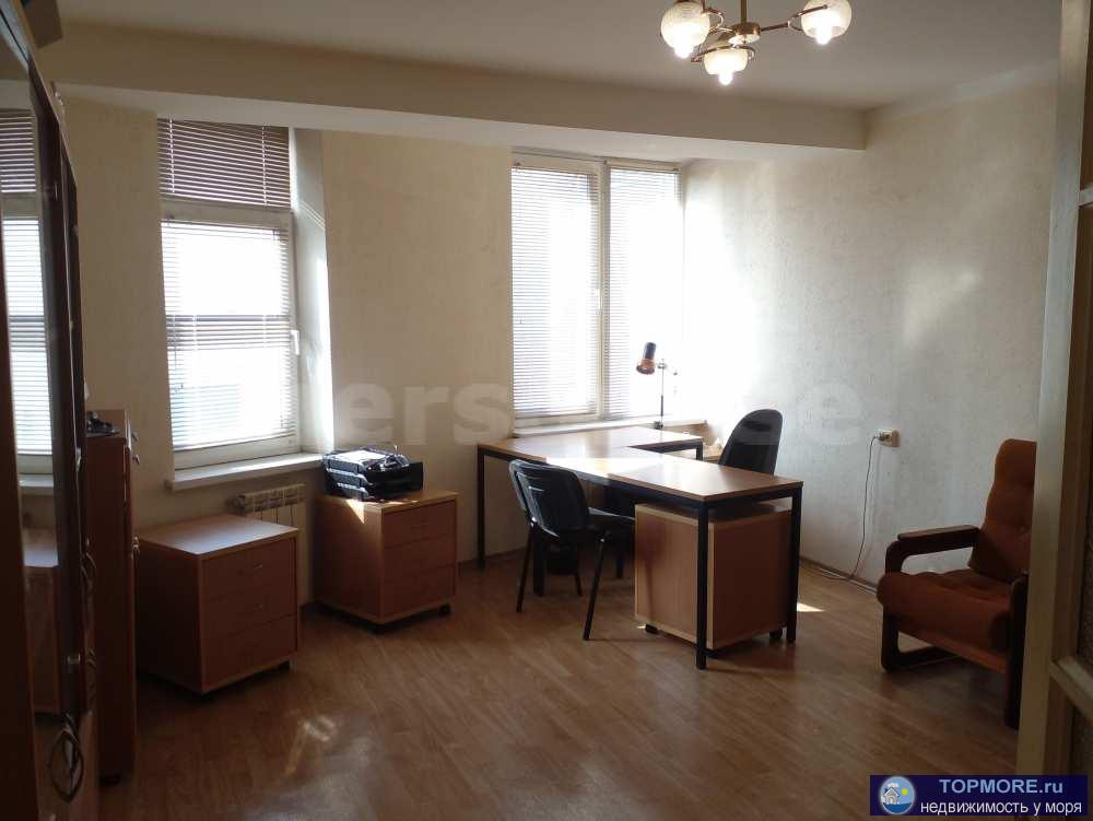 Лот № 73902  Срочно! Продается квартира улучшенной планировки, в доме СК Консоль во дворе БТИ, на первом этаже 10...