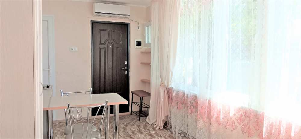 Студия с двориком в пляжном районе Ялты. Массандровский пляж и море 5 минут пешком!      Предлагаем снять квартиру в... - 7