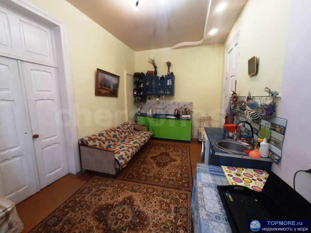 Лот № 73985  Продается уютная 2х комнатная квартира в исторической части Ялты.  Стены сделанные из бутового камня... - 1