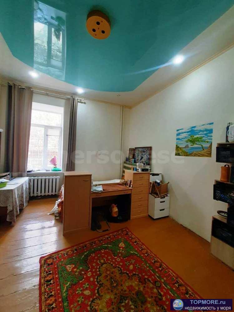 Лот № 73985  Продается уютная 2х комнатная квартира в исторической части Ялты.  Стены сделанные из бутового камня... - 2