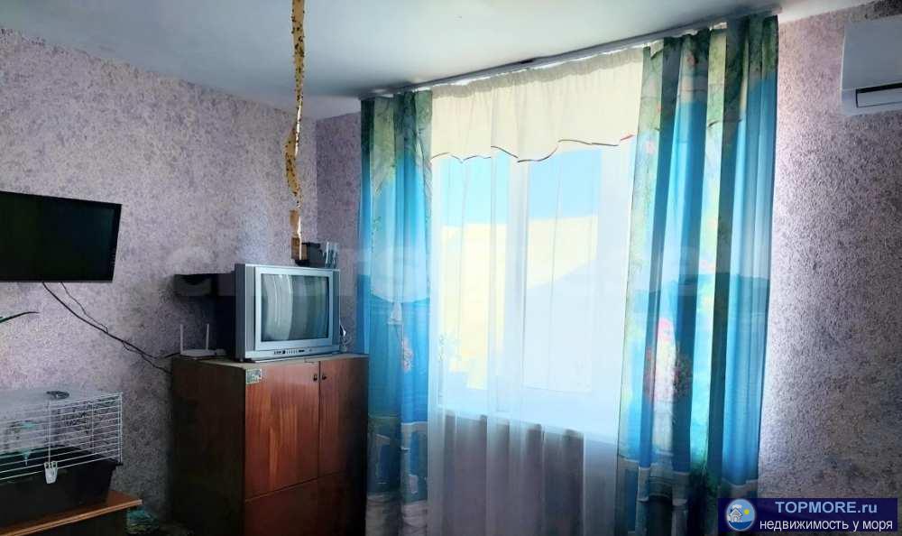 Лот № 74009  Продается светлая, теплая комната в двухкомнатной квартире (доля в квартире) - комната 11.9 м.  В...