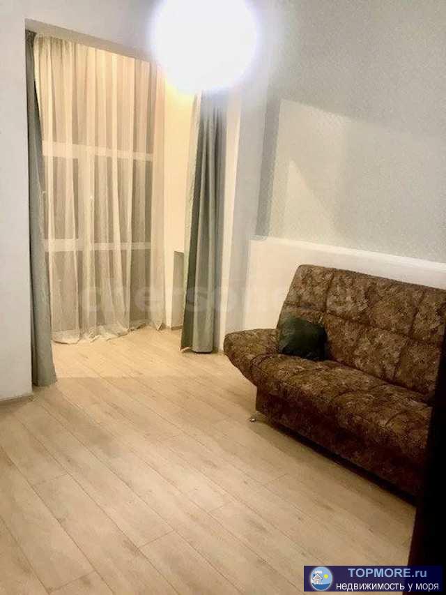 Предлагается просторная однокомнатная квартира 40 кв м. в доме новой постройки. Морской район города.  В квартире...