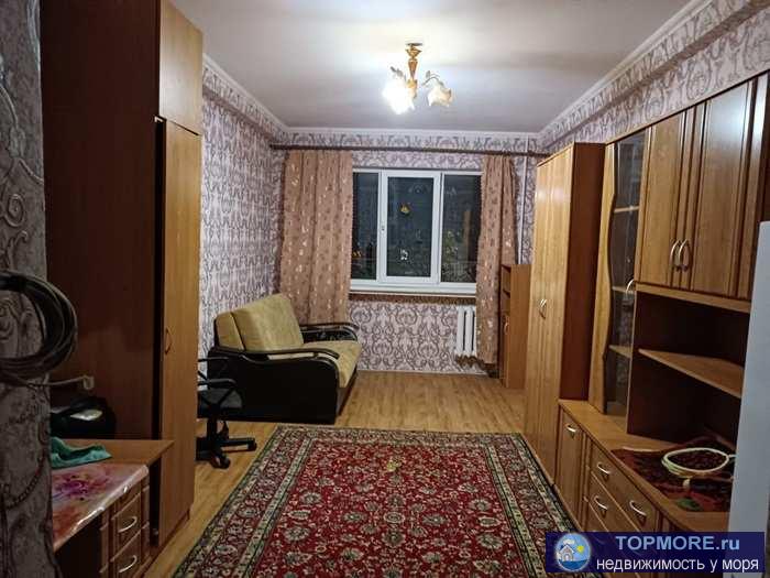 Сдается на длительный период комната в общежитии по ул. Николая Музыки. Кухня и санузел на 4 комнаты. В комнате...