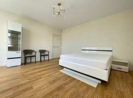 Сдается на длительный период крупногабаритная ( 55 м2) 1 комнатная...