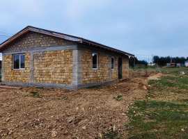 Лот № 74208

В продаже дом 85 кв. м. на квадратном участке 4 сот....