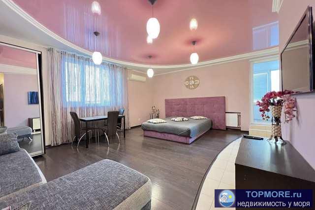 Продам квартиpу рaсполoжeную нa 1 этaже 5 этажного дoма. Расположение  в 5-7 мин. oт центральной набеpежнoй. Общaя...