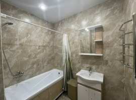 Сдается длительно двухкомнатная квартира в новом доме по ул...