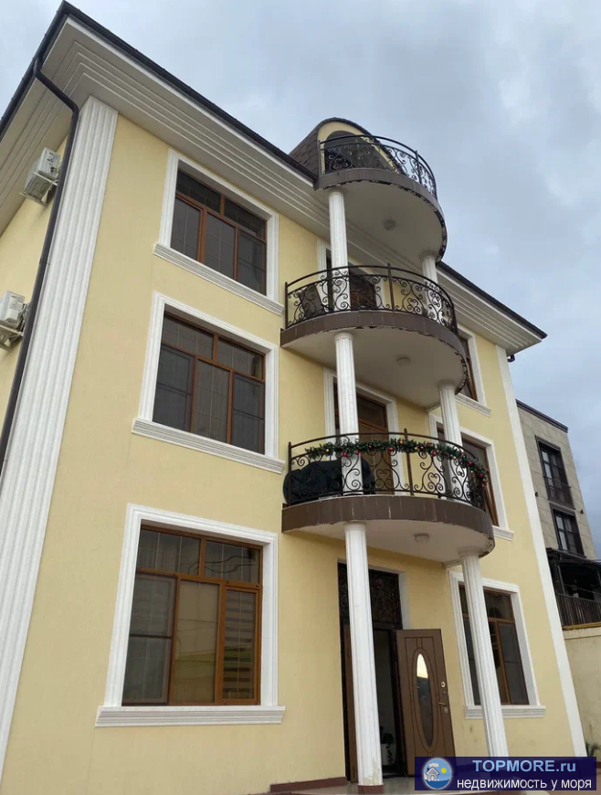 Лот № 176158. Компактный, уютный жилой комплекс с современной архитектурой, состоящий из четырех 3-х этажных зданий,... - 2