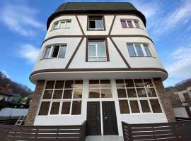 Лот № 175592. 3-этажный дом клубного типа (всего 20 квартир) с...