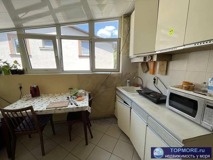 Сдаётся в Аренду Отличная Студия в частном доме. Район Николая Музыки. Спальное место - диван; холодильник; стол;... - 2