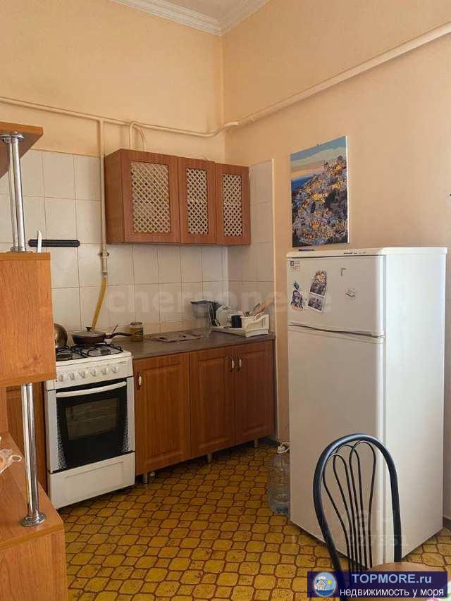 Лот № 74385  В продаже уютная двухкомнатная квартира в тихом центре, по ул.Очаковцев.   Дом построен из инкерманского...