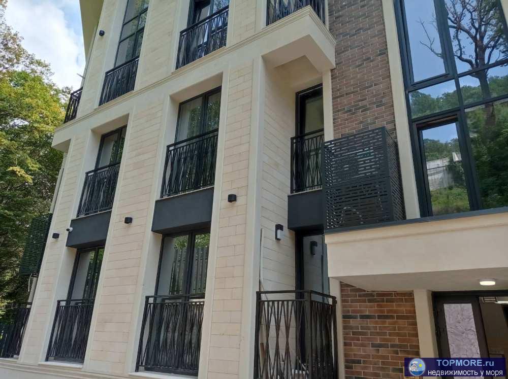 Лот № 164342. Предлагается к продаже просторная однокомнатная квартира-студия общей площадью 36 м², расположенная на...